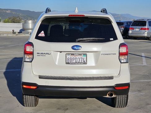 Used 2018 Subaru Forester 2.5i Premium image 16