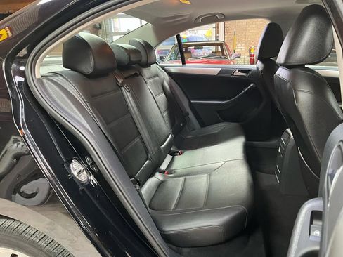 Used 2011 Volkswagen Jetta SEL FWD image 22