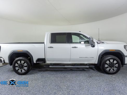 Used 2024 GMC Sierra 2500 Denali w/ Denali Reserve Package image 8