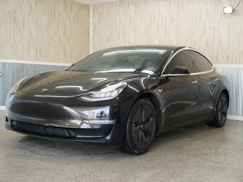 Used 2019 Tesla Model 3 Mid Range image 4
