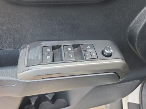Used 2017 Toyota Tacoma SR5 w/ Tow Package AWD/4WD image 26