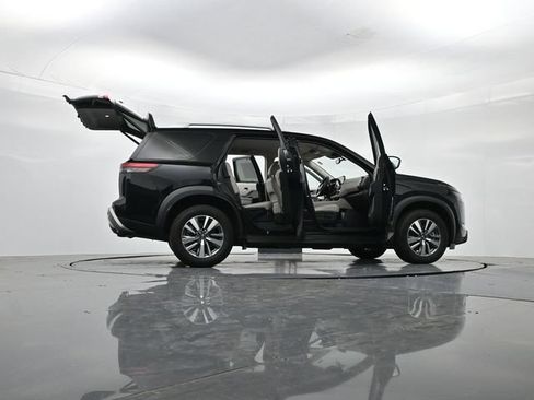 Used 2025 Nissan Pathfinder SL FWD image 54