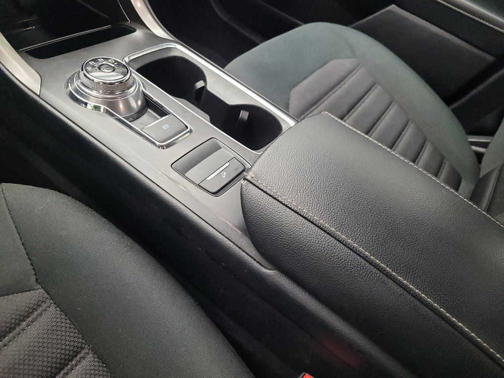 Used 2018 Ford Fusion SE FWD image 26