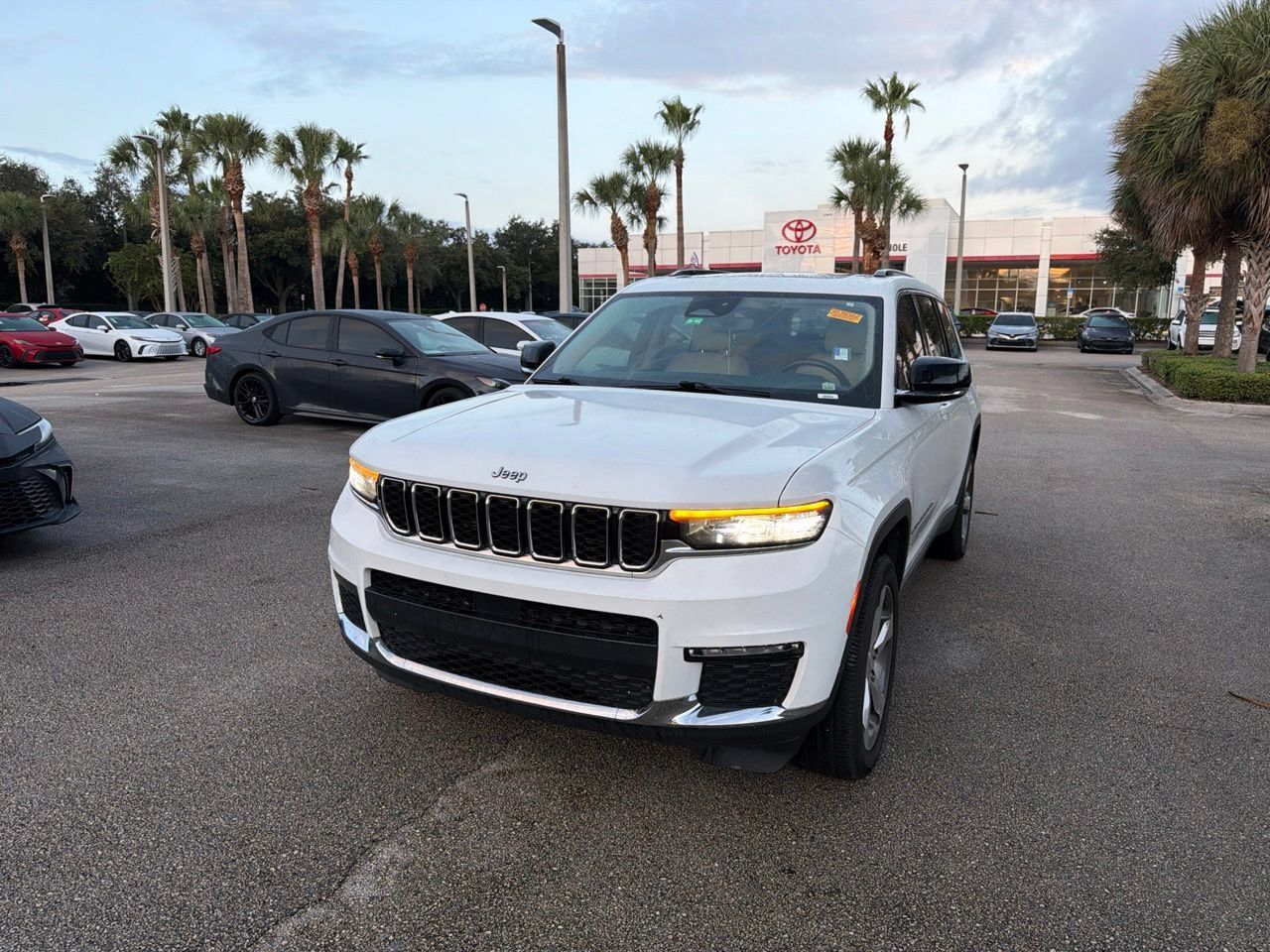 Used 2021 Jeep Grand Cherokee L Limited w/ Trailer Tow Group (B) AWD/4WD image 1