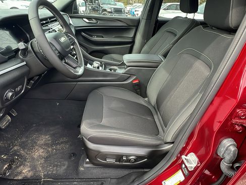 New 2025 Jeep Grand Cherokee L Laredo w/ Luxury Tech Group I image 16