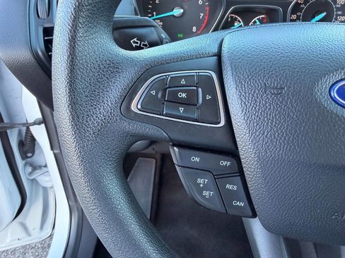 Used 2019 Ford Escape SE FWD image 40