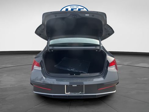 Certified 2026 Hyundai Elantra SE FWD image 17