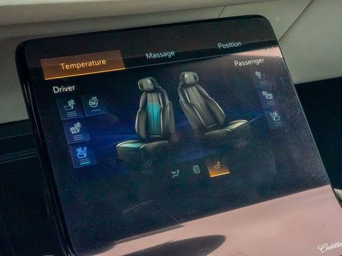 Certified 2026 Cadillac Vistiq Luxury image 18