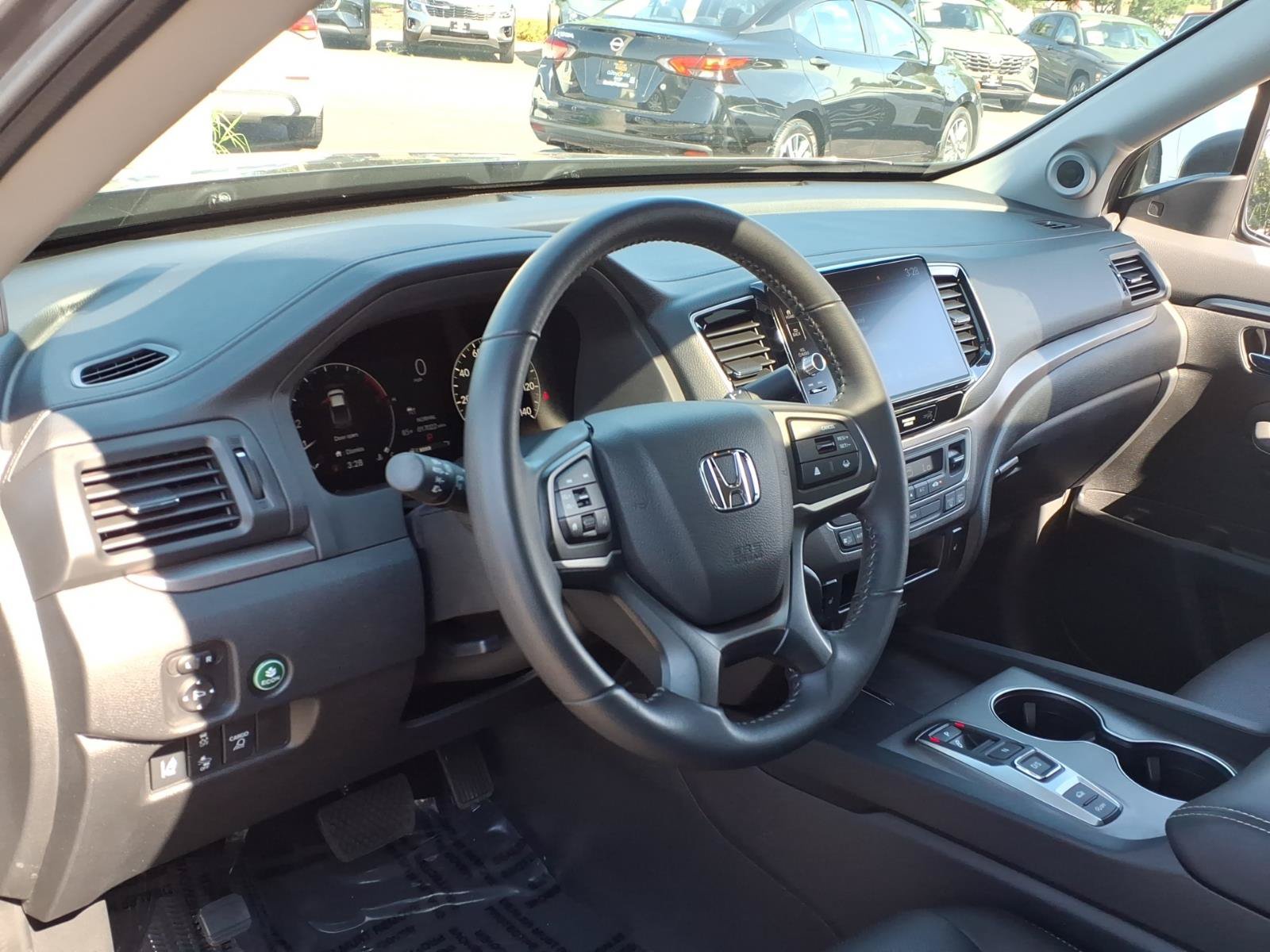 Certified 2025 Honda Ridgeline RTL image 5