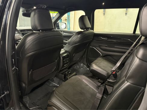 Used 2021 Jeep Grand Cherokee L Laredo image 22