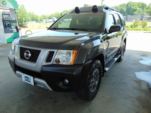 Used 2015 Nissan Xterra PRO-4X AWD/4WD image 26