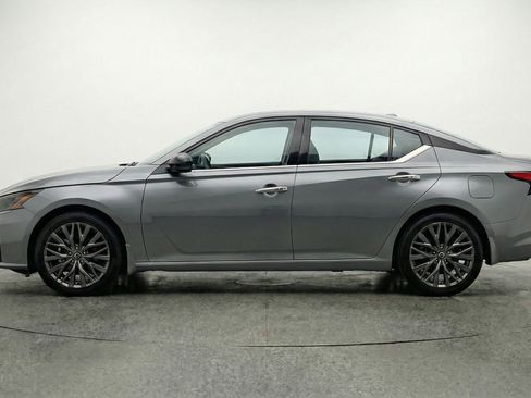 Used 2025 Nissan Altima 2.5 SV image 5