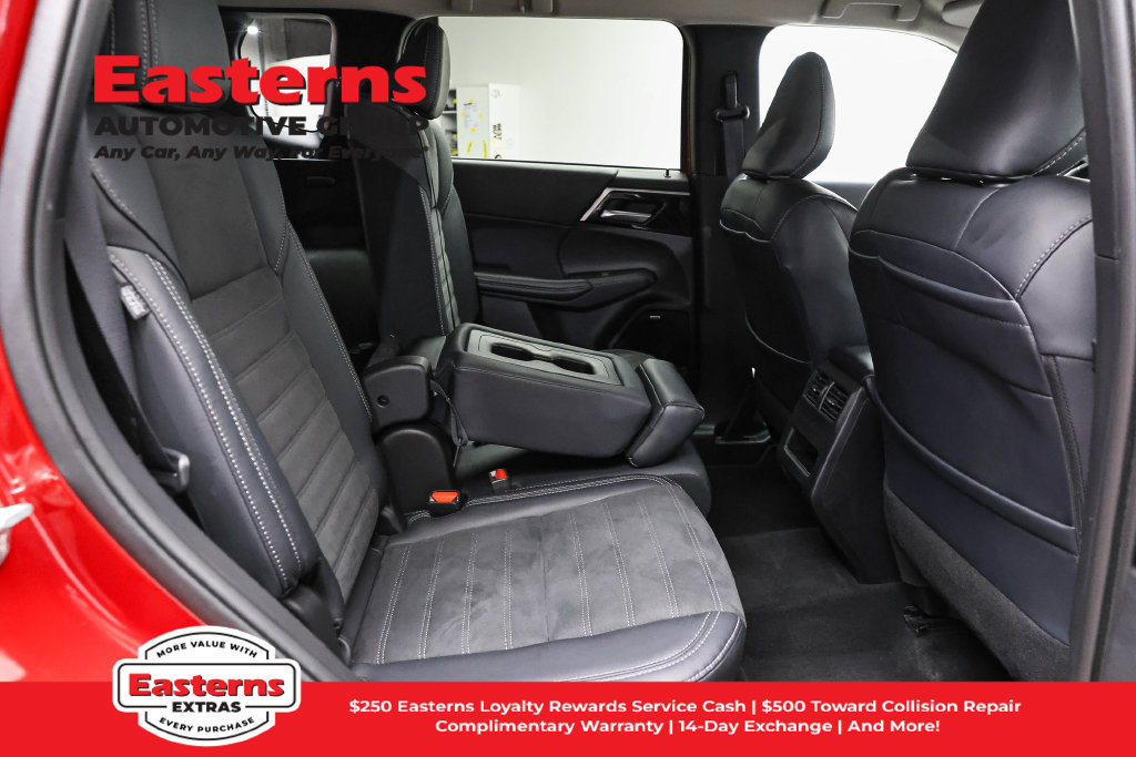 Used 2025 Mitsubishi Outlander SE AWD/4WD image 24