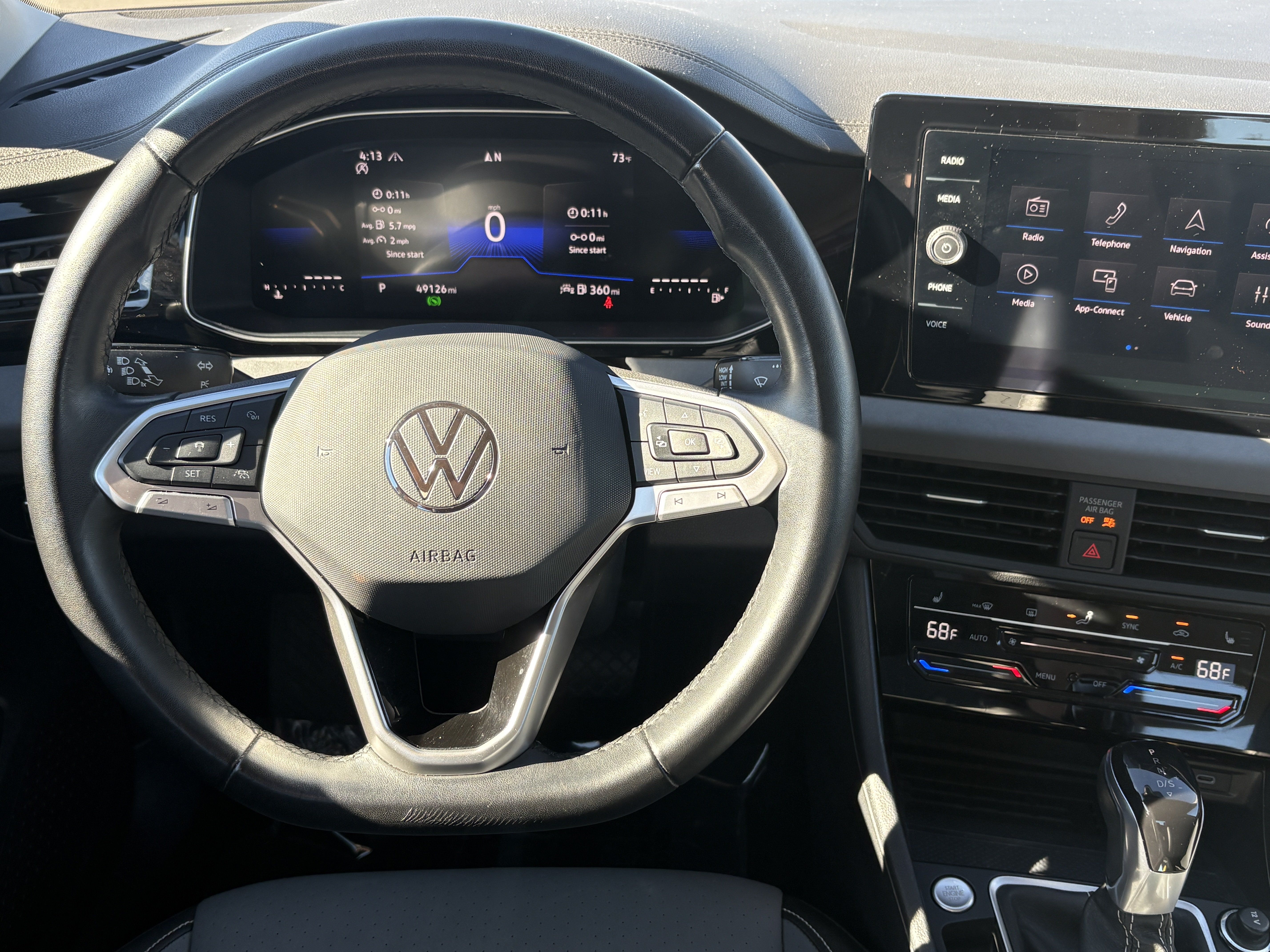 Used 2025 Volkswagen Jetta SE FWD image 15