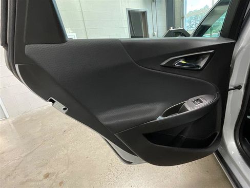 Used 2017 Chevrolet Malibu LT FWD image 22