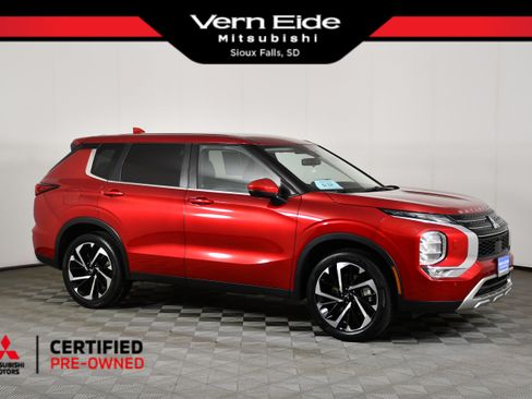 Used 2024 Mitsubishi Outlander SE AWD/4WD image 1
