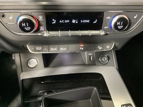 Certified 2025 Audi Q5 2.0T Premium w/ Convenience Plus Package image 25