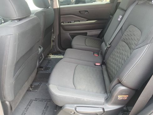 Used 2025 Nissan Pathfinder SV FWD image 16