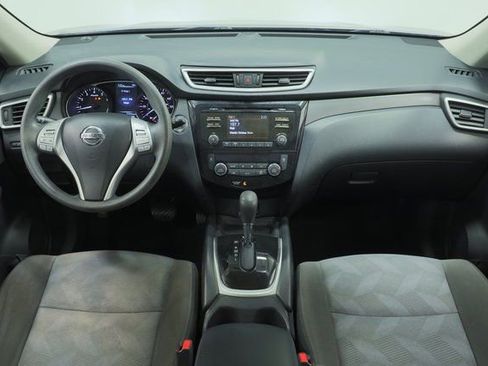 Used 2016 Nissan Rogue SV image 12