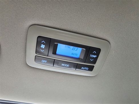 Used 2020 Toyota Sienna Limited Premium image 43