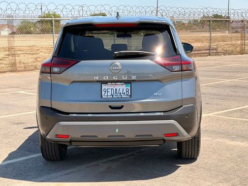 Used 2023 Nissan Rogue SV FWD image 6