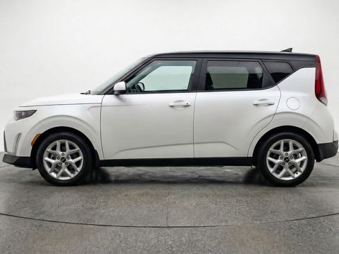 Used 2025 Kia Soul LX w/ LX Technology Package image 5