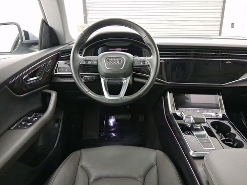 Used 2022 Audi Q8 Premium Plus image 4