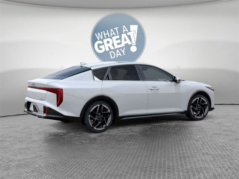 New 2025 Kia K4 GT-Line image 6