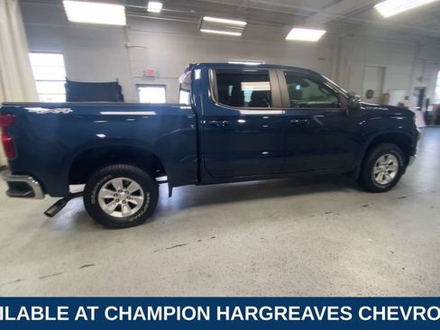 Used 2022 Chevrolet Silverado 1500 LT AWD/4WD image 11