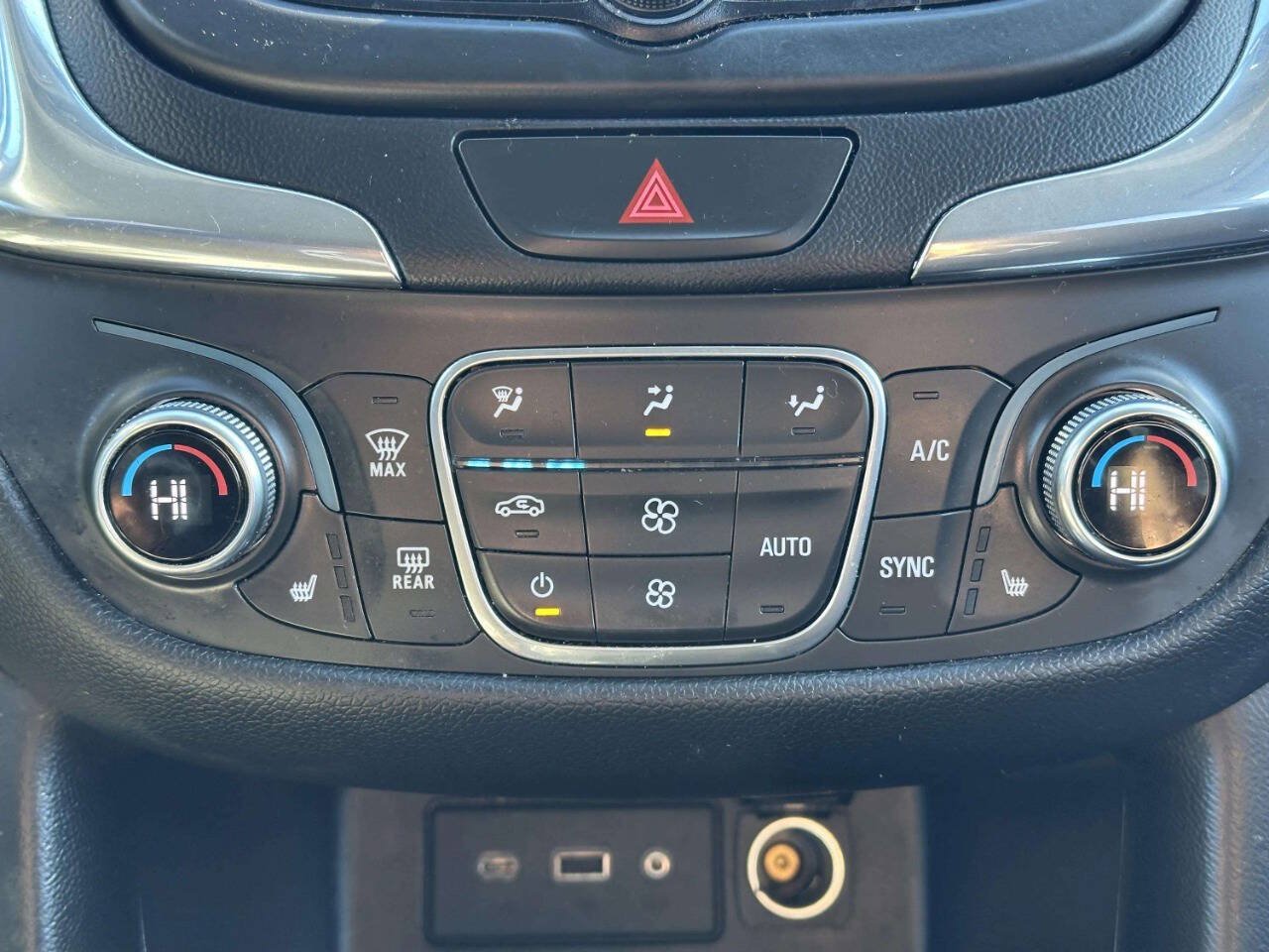 Used 2019 Chevrolet Equinox LT AWD/4WD image 35