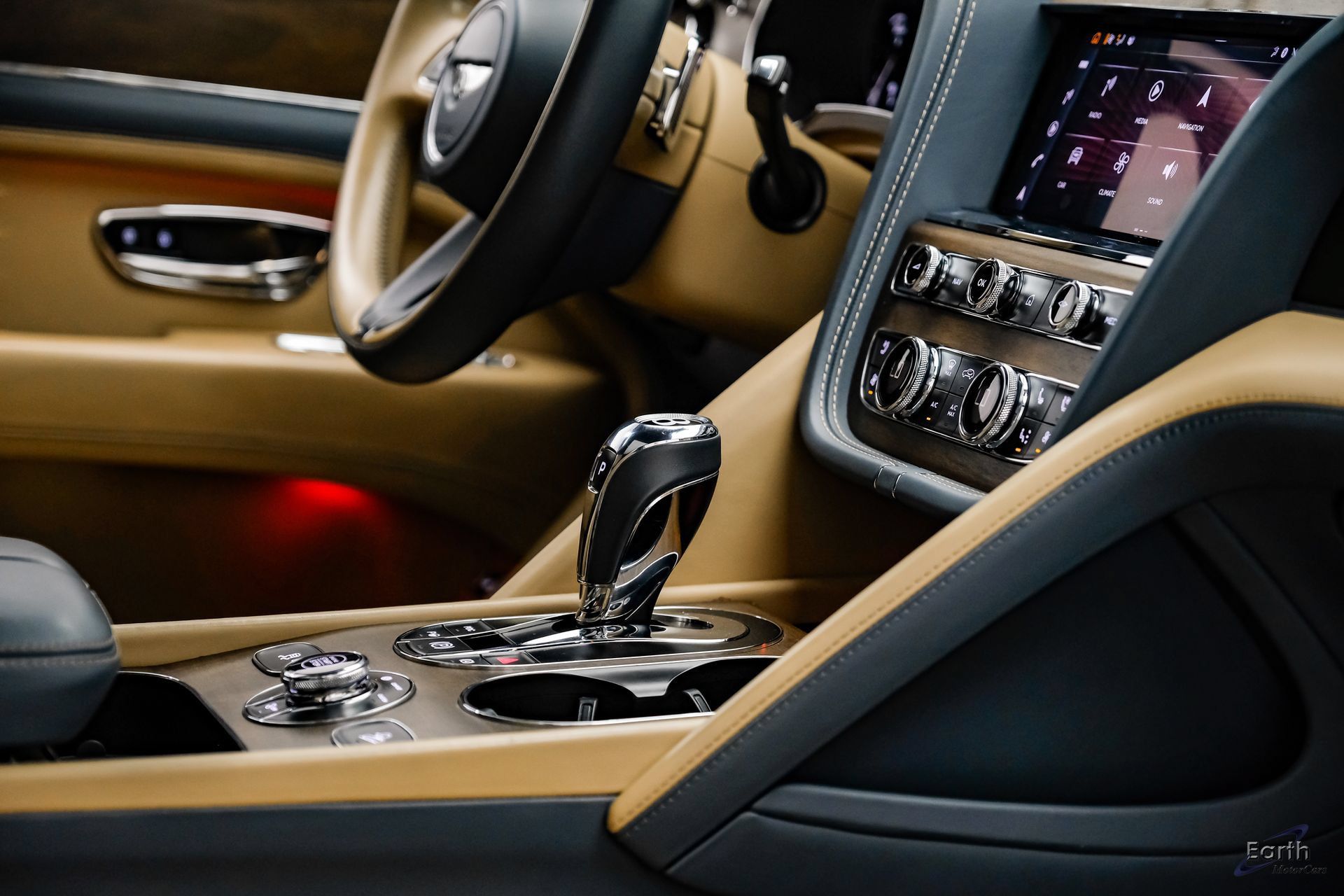 Used 2023 Bentley Bentayga Extended Wheelbase AWD/4WD image 52