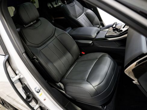 Used 2025 Land Rover Range Rover Sport Dynamic SE image 38