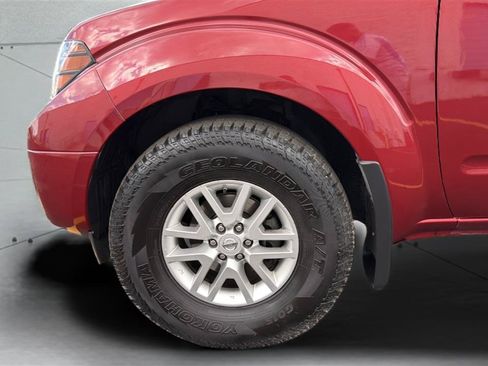 Used 2015 Nissan Frontier SV AWD/4WD image 32