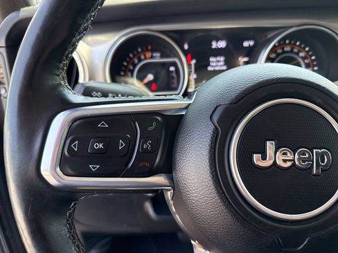 Used 2020 Jeep Wrangler Unlimited Sahara AWD/4WD image 24