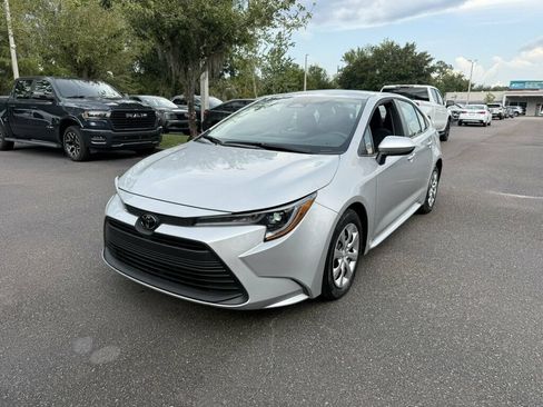 Used 2026 Toyota Corolla LE FWD image 1