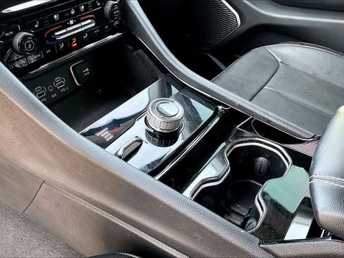 Used 2022 Jeep Grand Cherokee L Limited w/ Luxury Tech Group II image 15