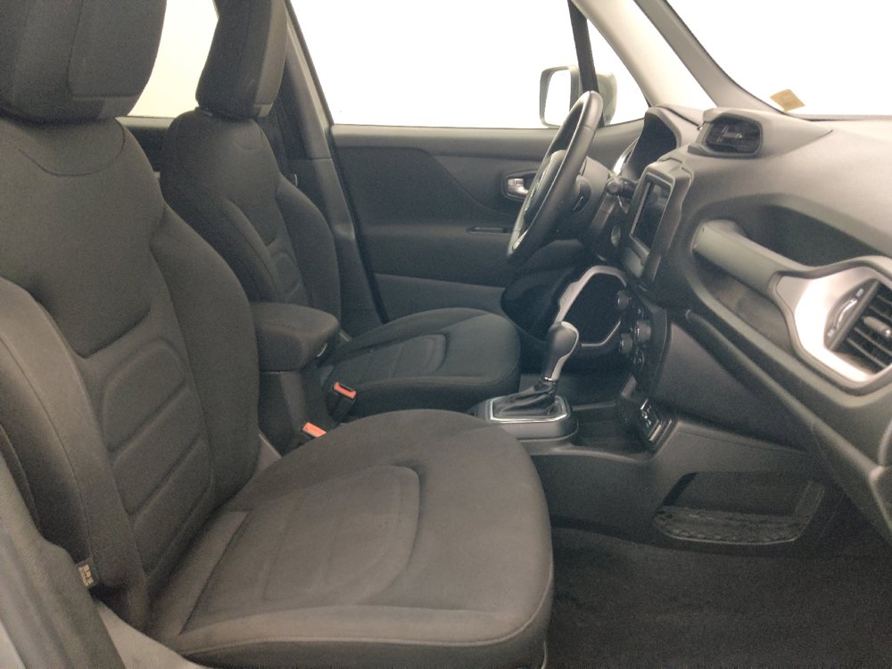 Used 2020 Jeep Renegade Latitude FWD image 21