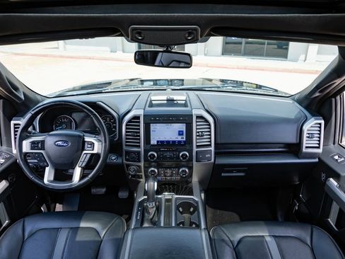 Used 2019 Ford F150 Platinum w/ Equipment Group 701A Luxury image 40