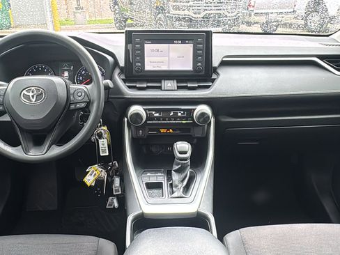 Used 2019 Toyota RAV4 LE FWD image 16