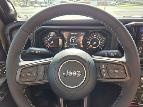 Used 2026 Jeep Gladiator Willys image 22