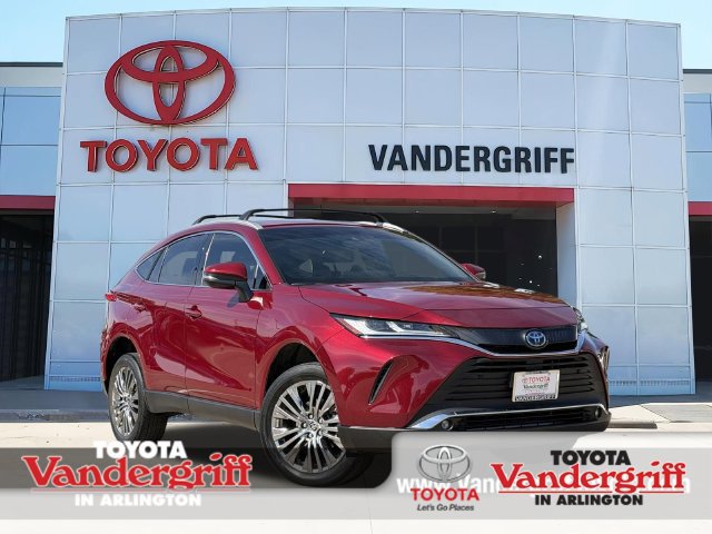 Used 2024 Toyota Venza XLE AWD/4WD image 1