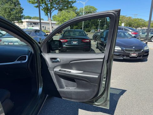 Used 2018 Dodge Journey SXT w/ Connectivity Group FWD image 22
