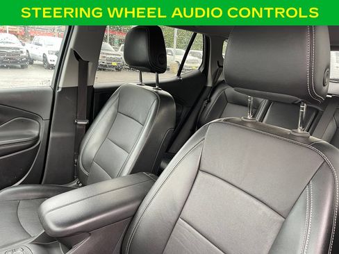 Used 2023 GMC Terrain SLT AWD/4WD image 16