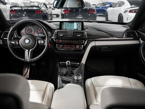 Used 2018 BMW M4 Coupe RWD image 18