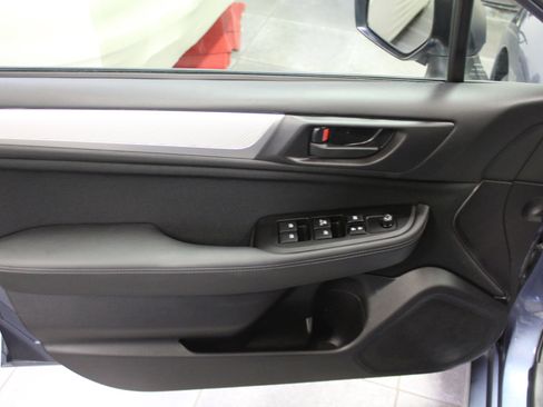 Used 2017 Subaru Legacy 2.5i w/ Alloy Wheel Package image 9