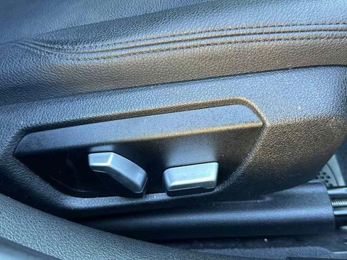 Used 2017 BMW 320i Sedan RWD image 15