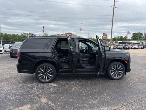 Used 2024 Cadillac Escalade Sport AWD/4WD image 8