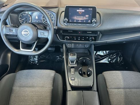 Used 2021 Nissan Rogue S FWD image 12