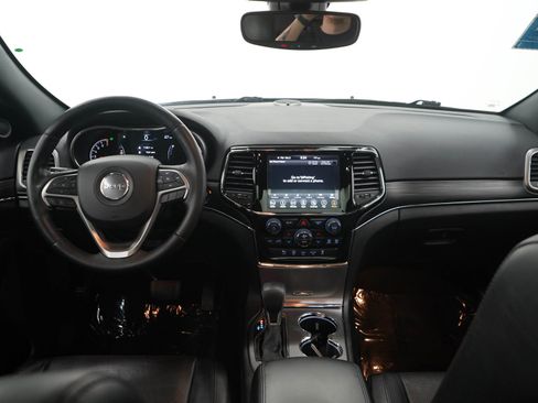 Used 2019 Jeep Grand Cherokee Limited w/ Luxury Group II AWD/4WD image 16