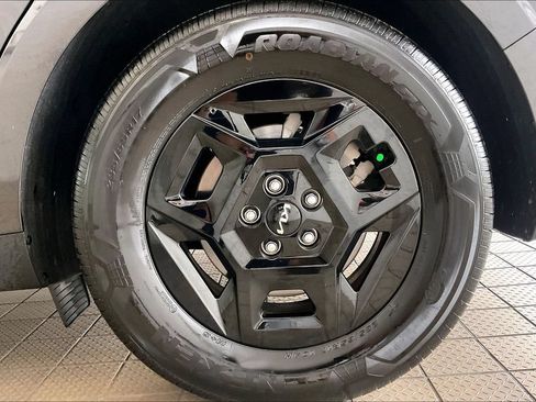 Used 2026 Kia Carnival FWD image 33